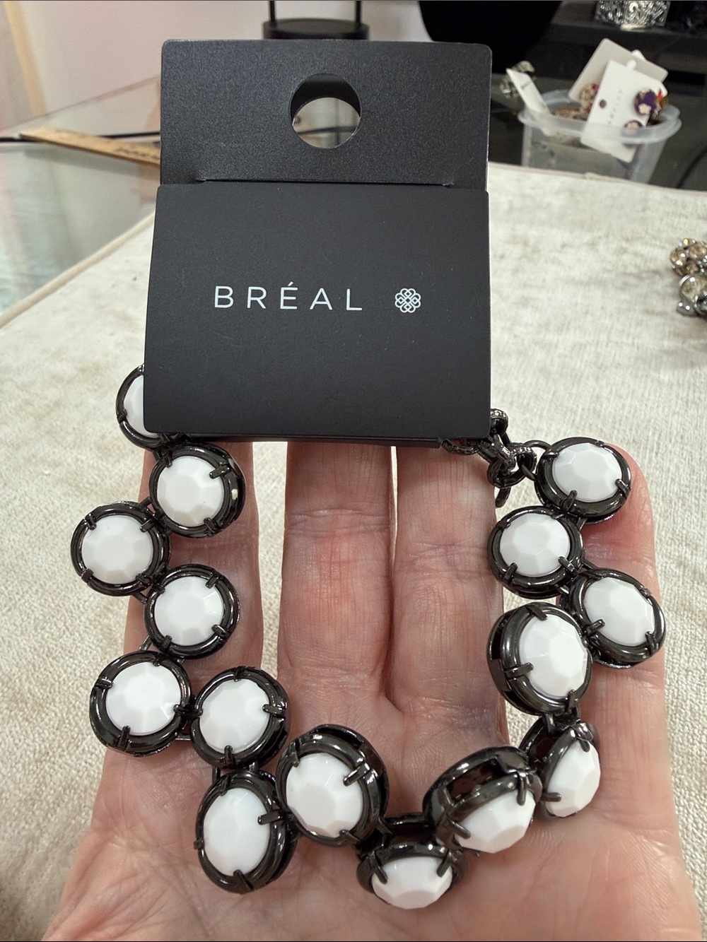 Womens brand-new bracelet vintage look retro white black adjustable hook